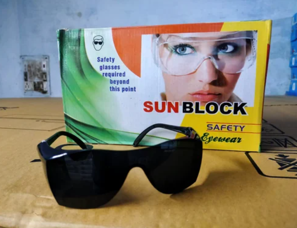 Sunblock Safety Goggle